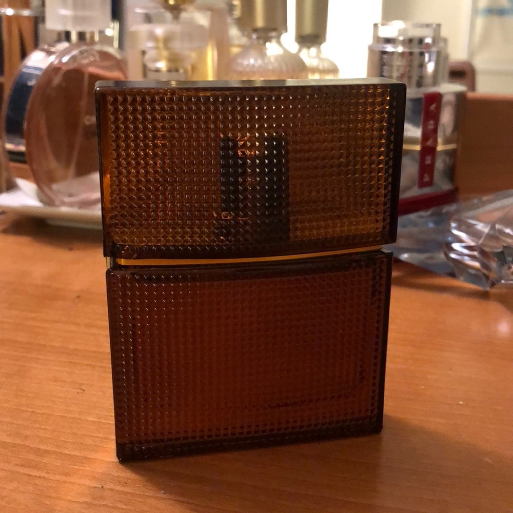 Elizabeth and James Nirvana perfume